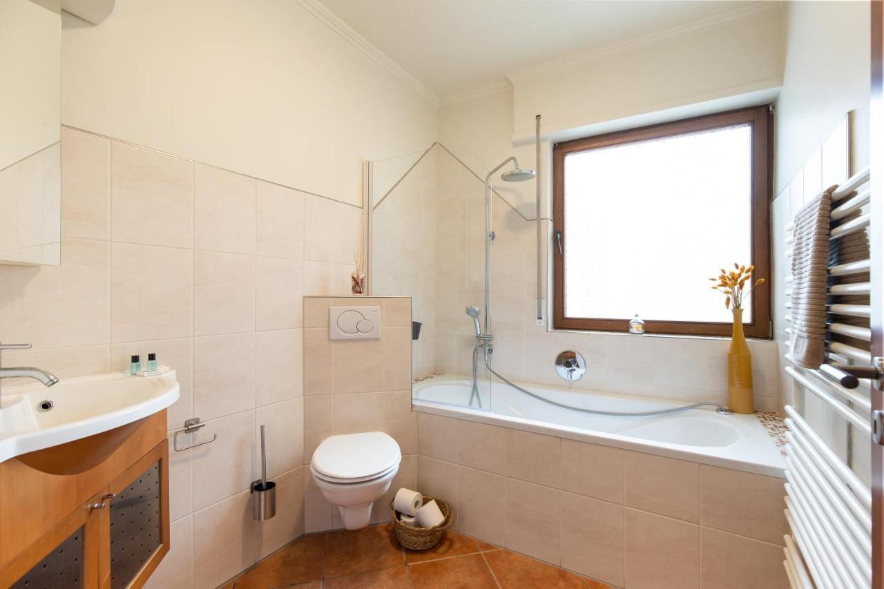 Haus Blaue Traube Mit Moselblick Apartment Ediger-Eller Luaran gambar