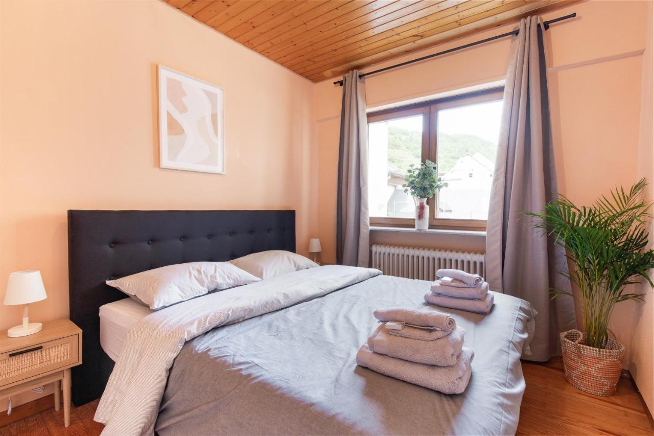Haus Blaue Traube Mit Moselblick Apartment Ediger-Eller Luaran gambar
